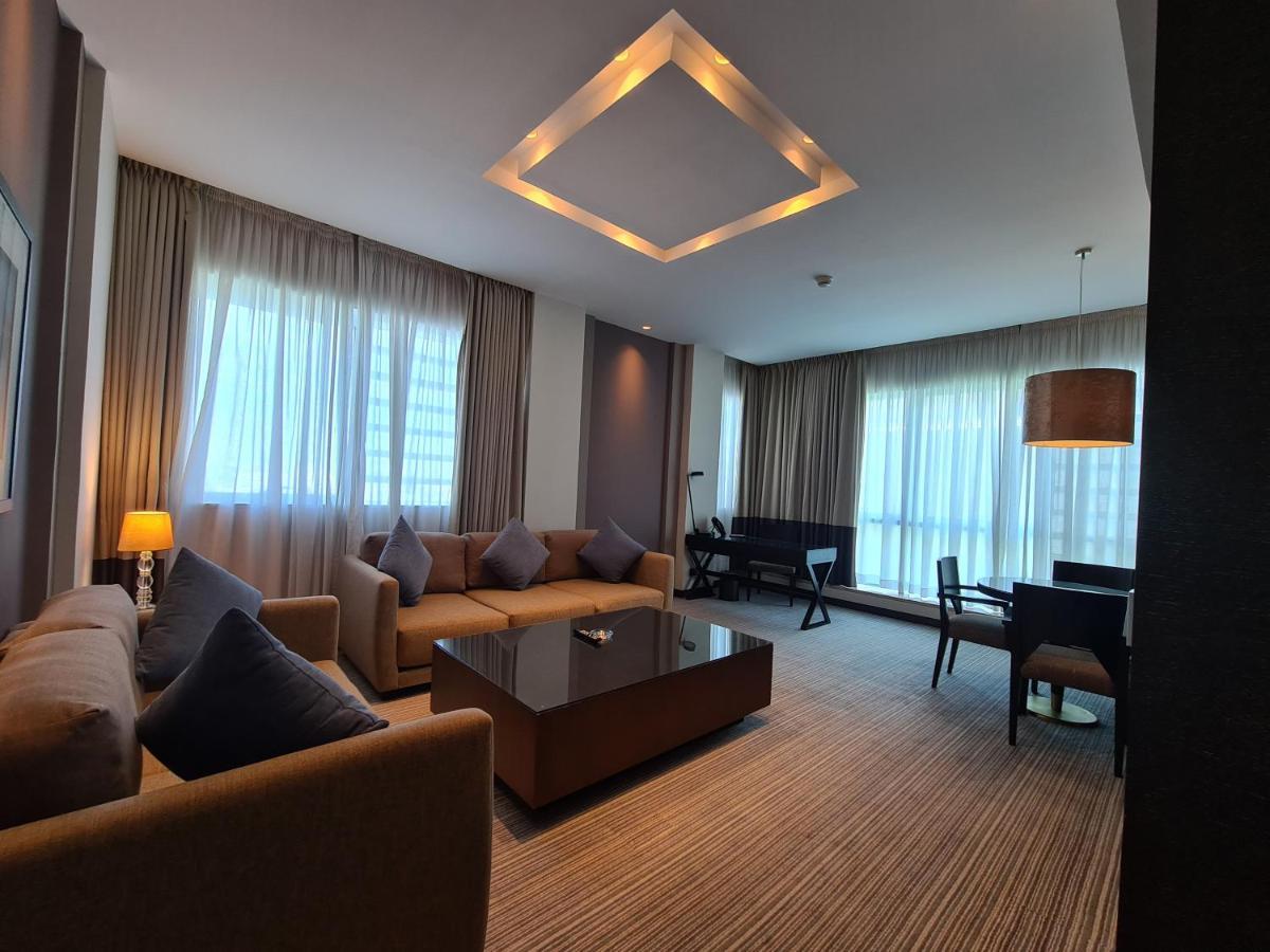 Four Points By Sheraton al-Ain Exterior foto A suite at the hotel