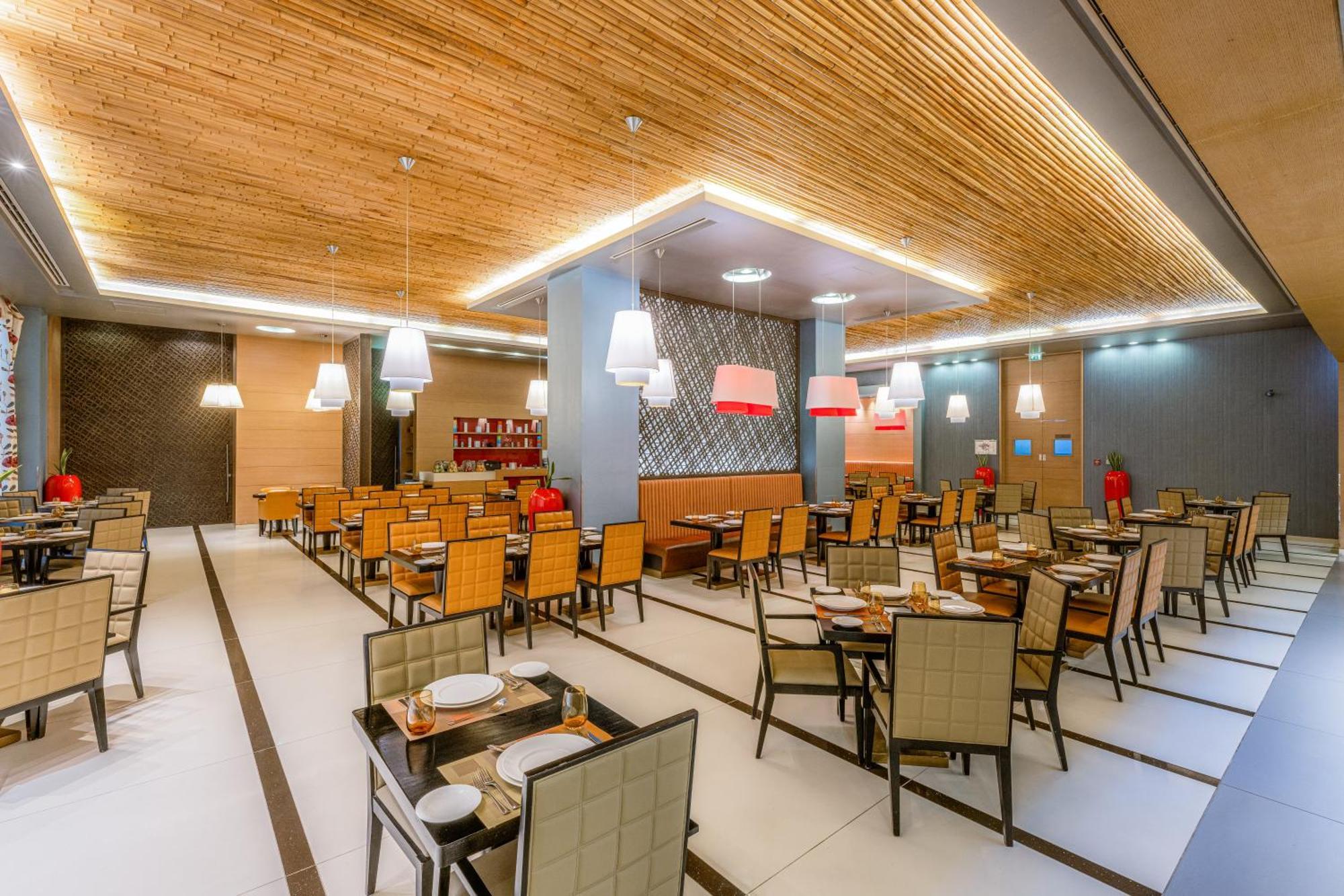 Four Points By Sheraton al-Ain Exterior foto Restaurant