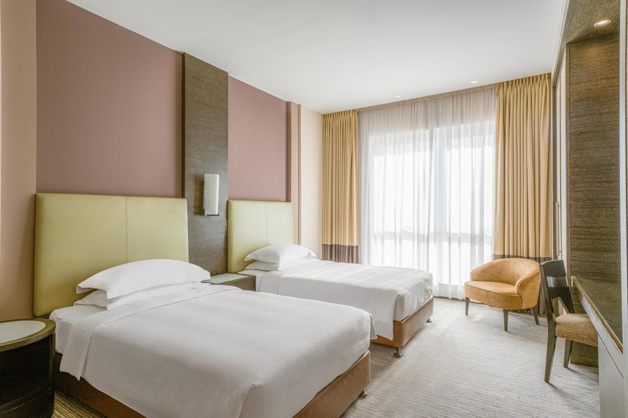 Four Points By Sheraton al-Ain Exterior foto Deluxe room