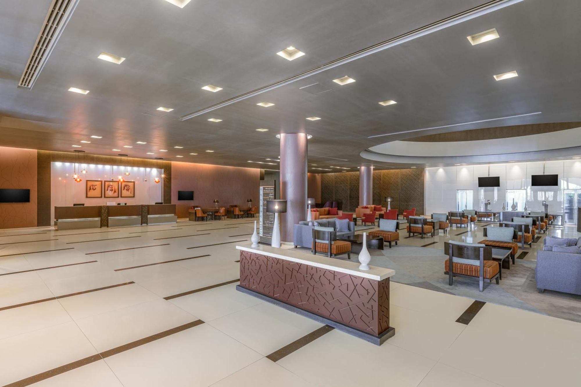Four Points By Sheraton al-Ain Exterior foto The lounge at the airport