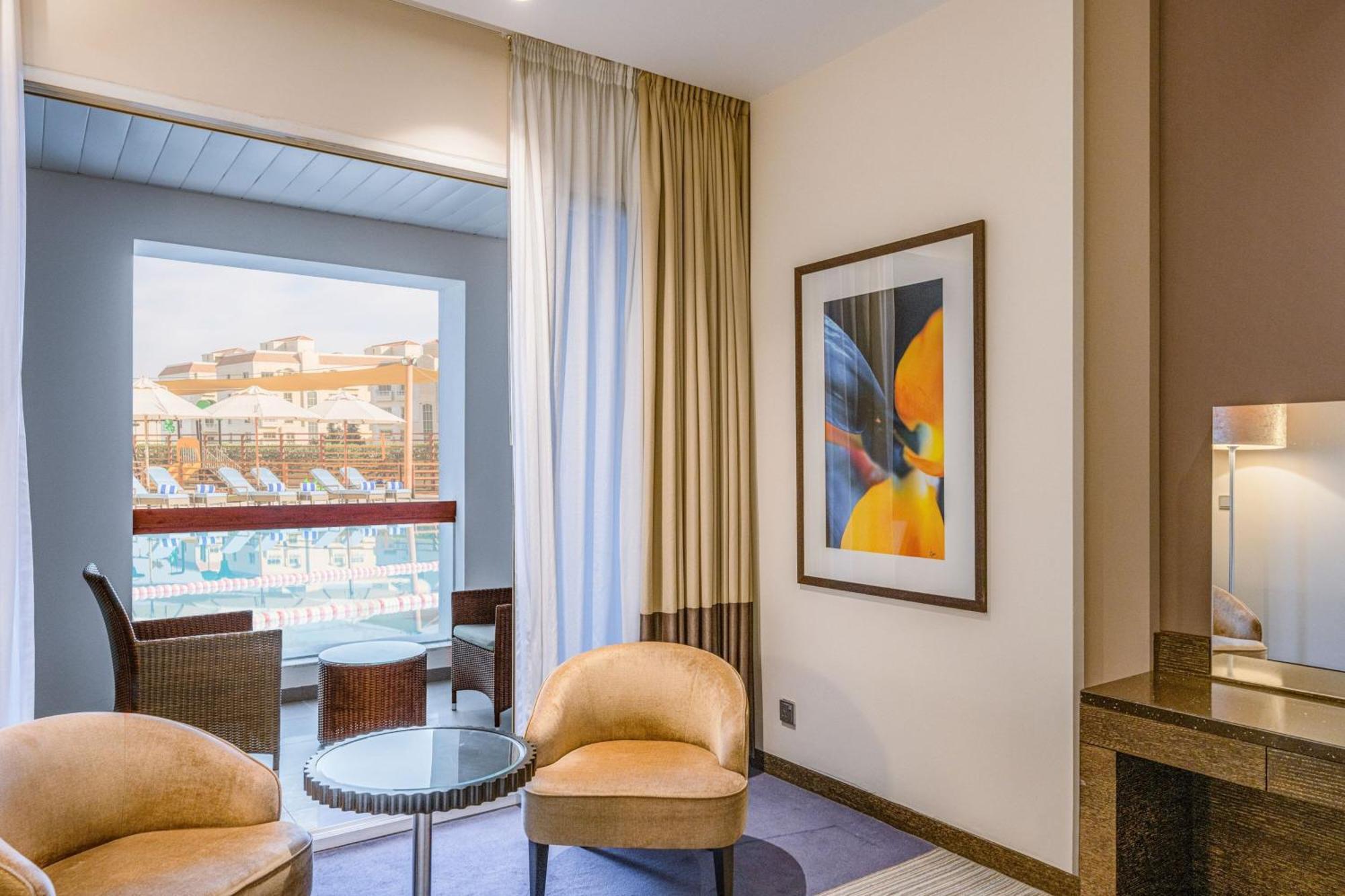 Four Points By Sheraton al-Ain Exterior foto A room at the hotel