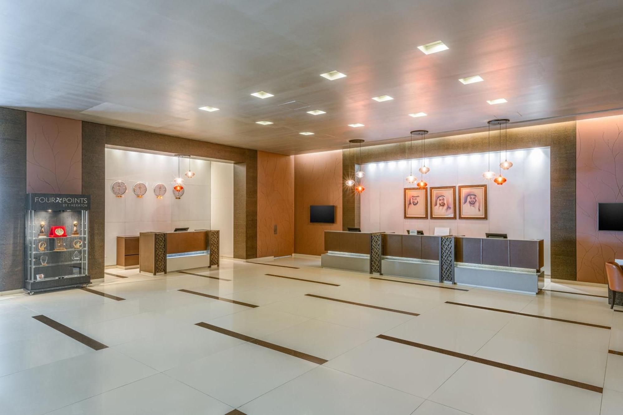 Four Points By Sheraton al-Ain Exterior foto Lobby