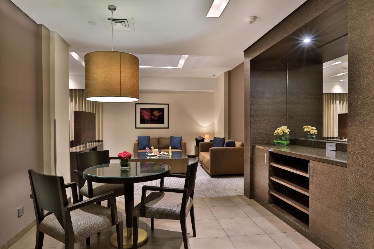 Four Points By Sheraton al-Ain Exterior foto A suite at the Taj Mahal Palace, Mumbai